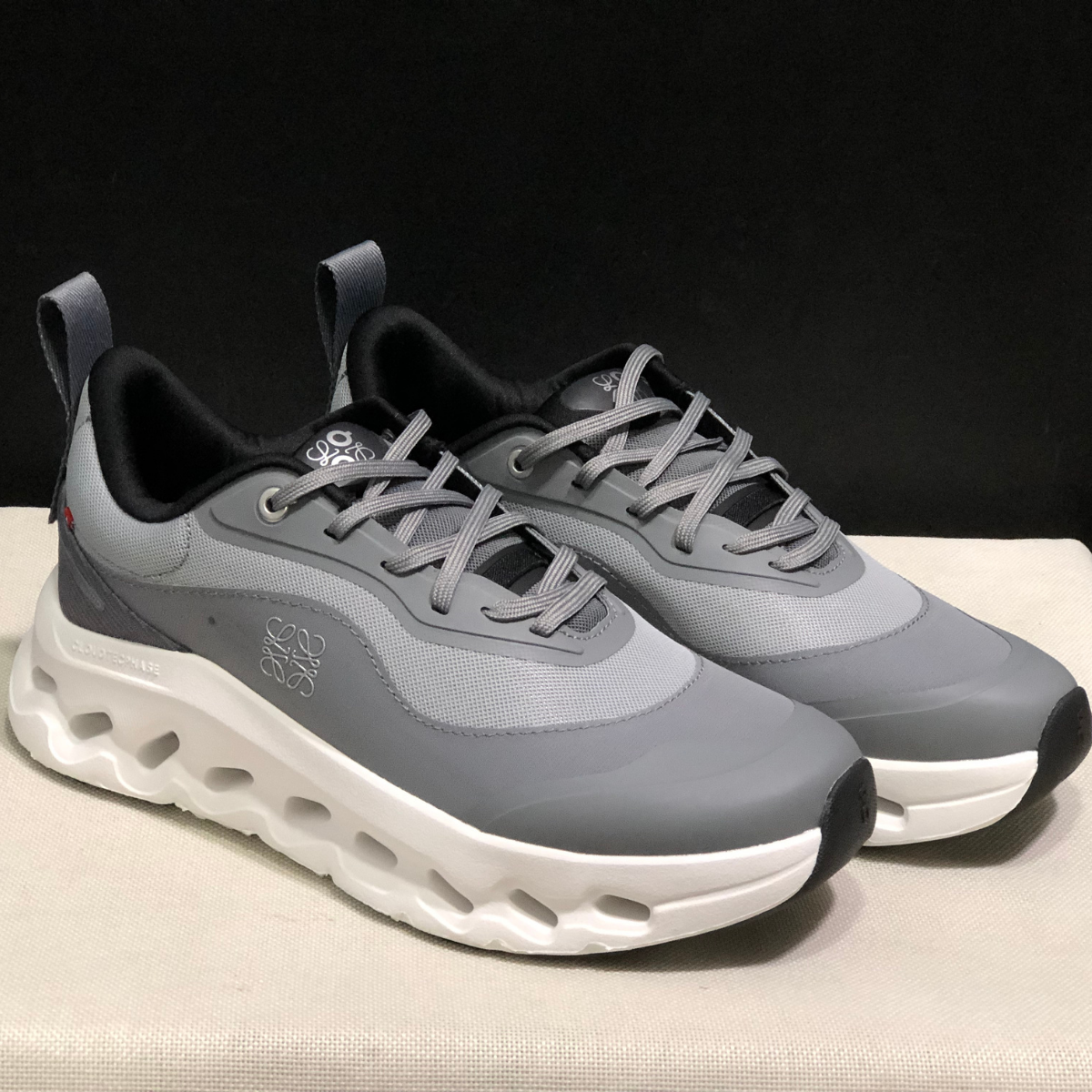 On Cloud × Loewe — Cloudtilt Gris