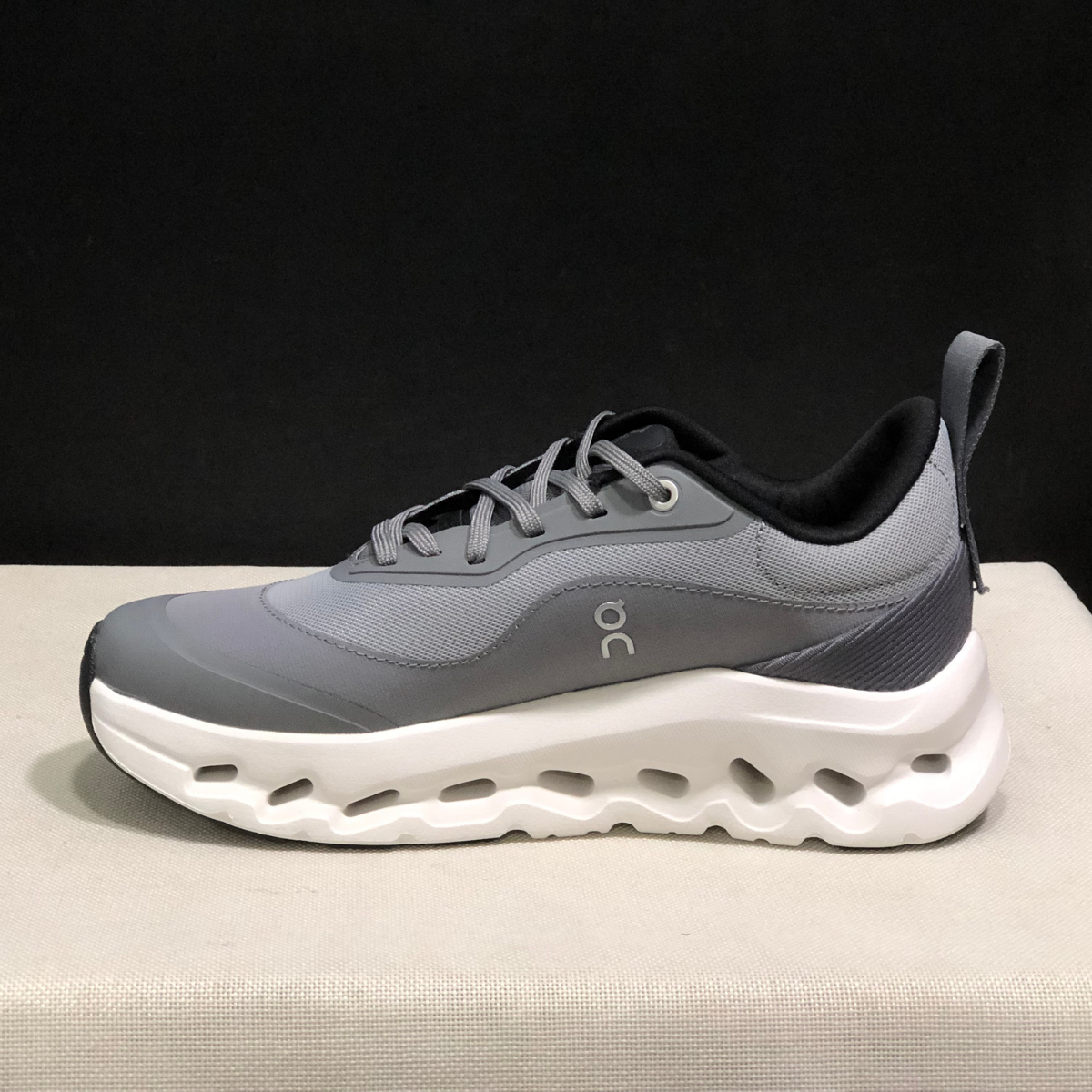 On Cloud × Loewe — Cloudtilt Gris