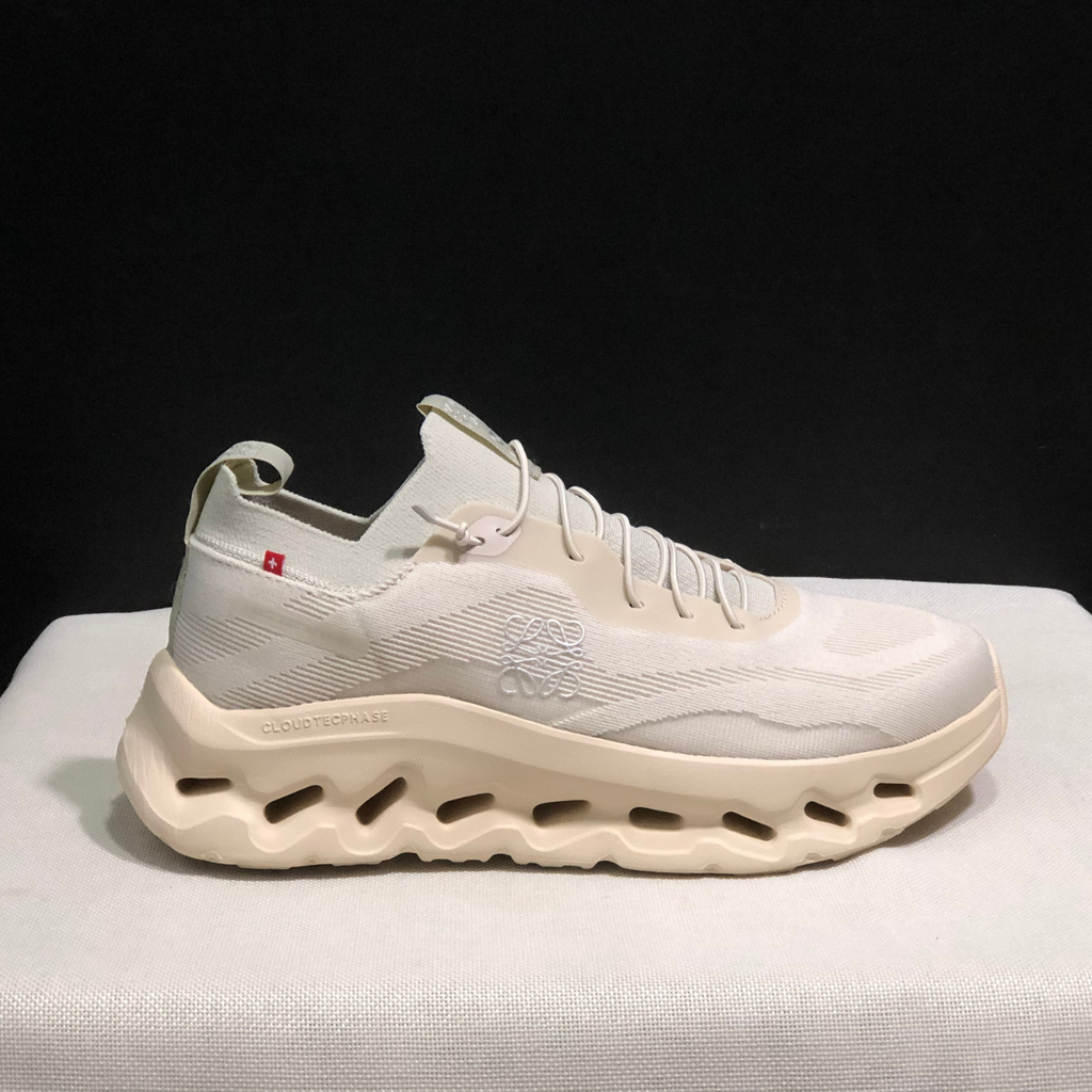 On Cloud × Loewe — Cloudtilt Crème 2.0