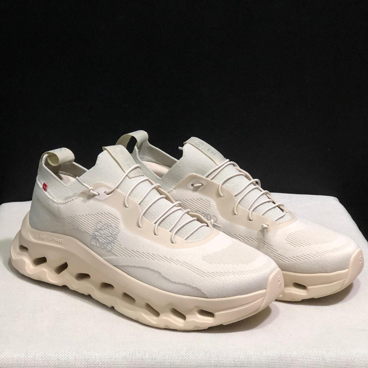 On Cloud × Loewe — Cloudtilt Crème 2.0